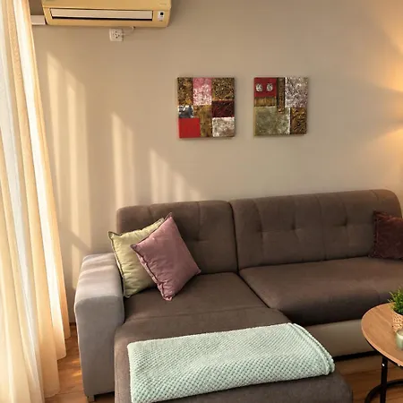 La Donna Lazur Apartament *